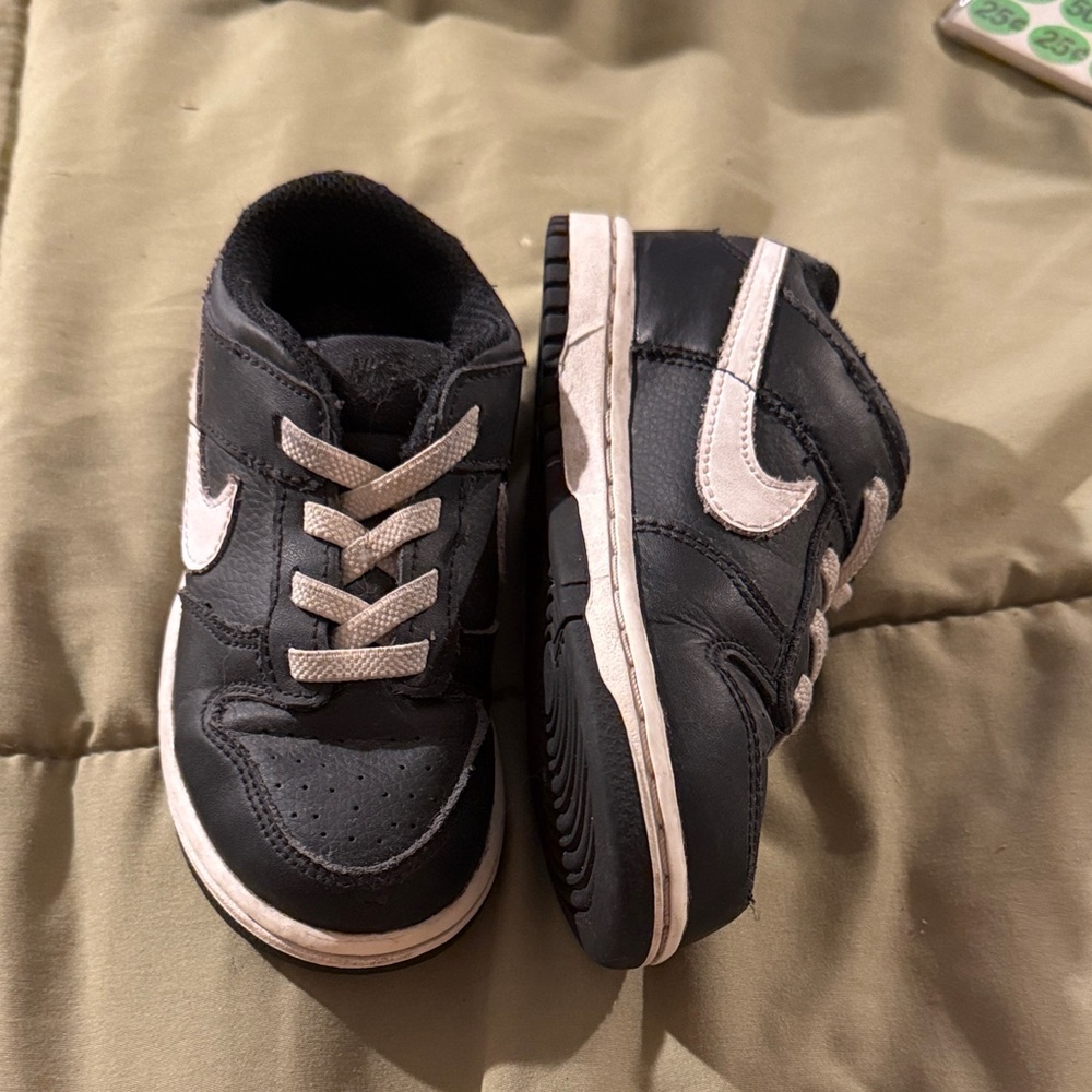 Kids Nike Black and White Sneakers